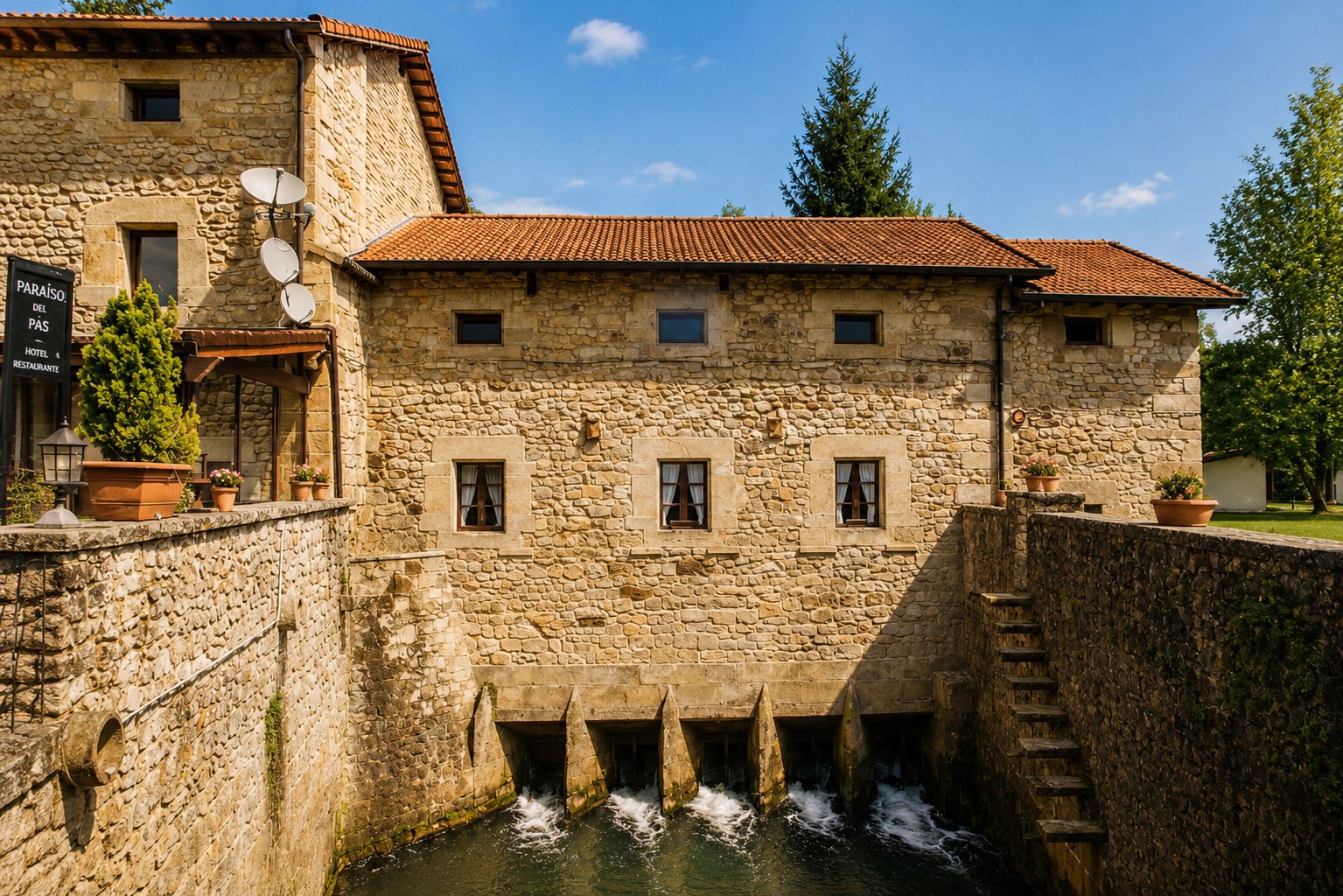 El molino de El Paraíso del Pas junto al río Pas